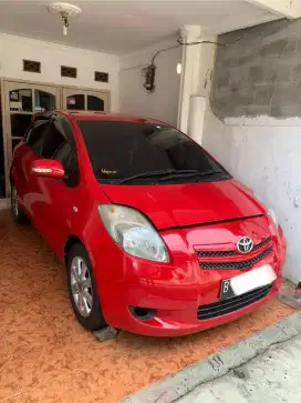 Toyota Yaris J Automatic 2011