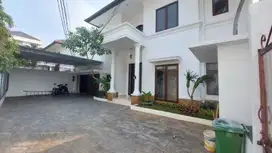 DIJUAL RUMAH CANTIK SIAP HUNI POOL KEMANG JAKARTA SELATAN