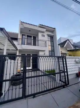 Brand New House 2 Lantai ada Taman di Nusaloka BSD City
