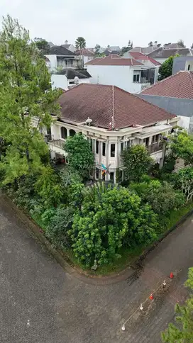 Dijual Rumah Tropis Modern Mewah & Megah di Villa Puncak Tidar Malang