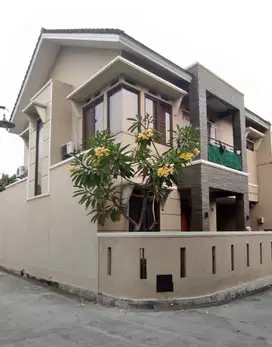 Rumah Hoek Strategis Jatiwarna Pondok Gede Bekasi