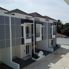rumah mewah 2 lantai di Pisangan Baru jakarta timur harga 1.5M-an
