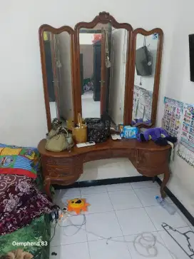 Dijual meja rias jati antik