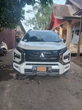 Dijual mobil xpander cross th 2023 barang mulus luar dlm harga 287