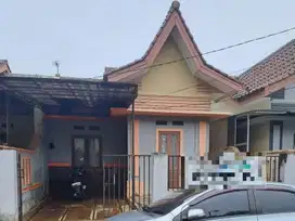 Rumah Siap Huni 8 Menit ke Eka Hospital Cibubur Hadap Timur J-14503