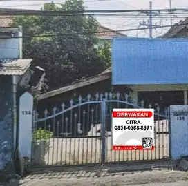 rumah hook jalan raya mastrip surabaya