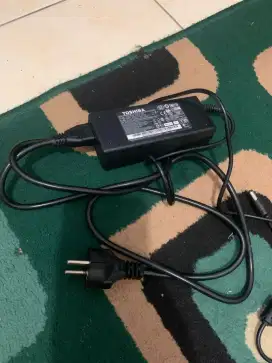 Jual charger toshiba satelite