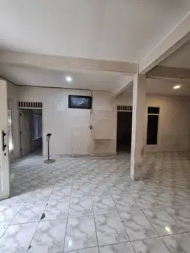 Rumah besar cengkareng cocok untuk tinggal dan usaha