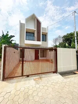 LUAS 122 Meter Akses Jalan 2 Mobil Rumah MEWAH SIAP HUNI