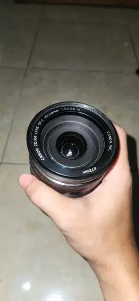 Lensa Cannon 18-200 mm ( BARU DI PAKAI 6 BULAN DOANG )