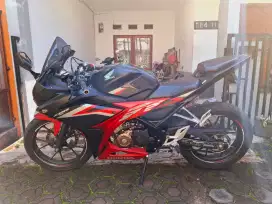 CBR 150R 2020 hitam merah