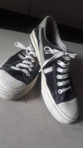 SEPATU vantela no 38 dan no 39 masih bgt layak pakai