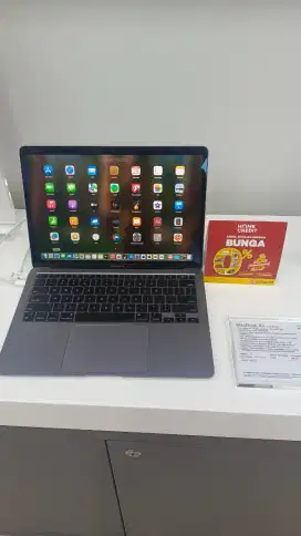 MacBook air M1 8/256GB