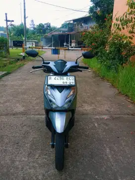 Nia:BEAT DELUXE PLAT B DEPOK KM LOW BANGET MOTOR BERGARANSI TERAWAT