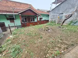 Rumah Kontrakan Tua Hitung Tanah di Bogor Kota