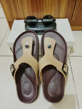 kacamata fashion + sandel size 43,44 bisa harga 150 pas lokasi cilebut