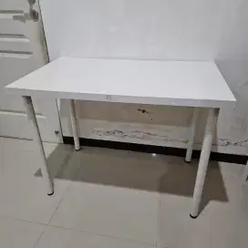 Meja Belajar Putih minimalis