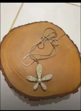 Preloved kalung panjang monel bentuk Bunga asli dari ambon