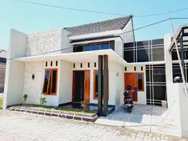 Rumah Cantik Indent  Cluster Dekat Exit Tol Klodran