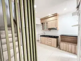 RUMAH AMARILLO GADING SERPONG SEMI FURNISHED 700JTAN AJA