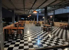DISEWAKAN RUANG USAHA DEKAT AMBARUKMO MALL