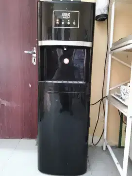 Dispenser galon bawah