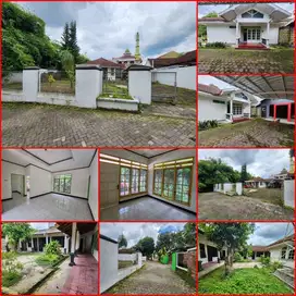 rumah dan kost maguwoharjo tanah luas nyaman sekali dekqt masjid