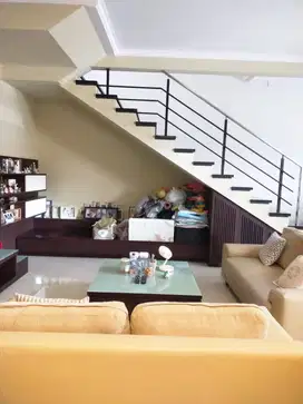 DIJUAL RUMAH 3 LANTAI MINIMALIS BAGUS DI SAYAP JALAN PETA BANDUNG
