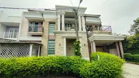 Rumah 2 Lantai di Graha Raya Carissa, Hanya 13 menit ke Tol Parigi