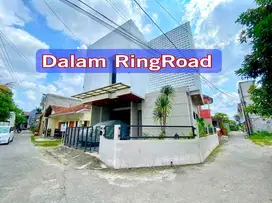 Rumah Hook dalam Ringroad dekat Pasar Kotagede