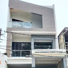 dijual rumah harga 3,9 M nego di kelapa gading bisa usaha bebas banjir