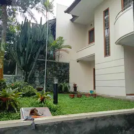 Disewakan Rumah Luxs di Sayap Surya Sumantri, Bandung utara