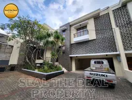 Disewakan Town House Di Area Kemang Jakarta Selatan STD600