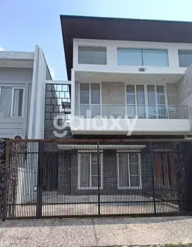 Rumah Mewah Di Perum Pakuwon City Cluster San Antonio