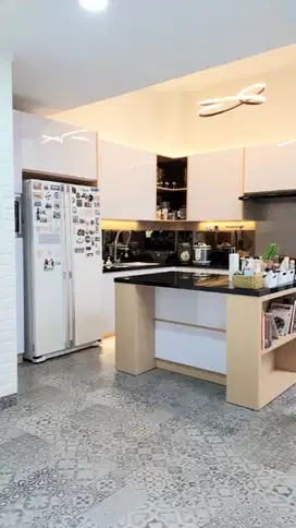 Jual cepat rumah minimalis di menteng bintaro sektor 7 ada rooftop