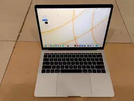 Macbook Pro 13 2017 i5 16 256gb