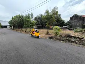 Tanah Pekarangan Lingkungan Kampus UMS dan ATMI