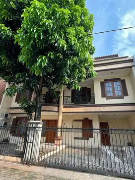 Rumah  3 lantai siap huni dijual di citra gran cibubur