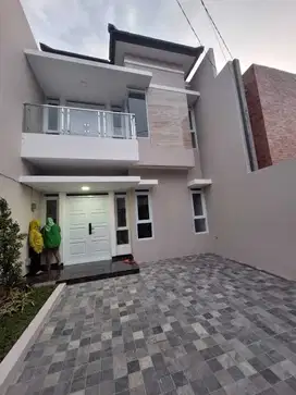 Rumah Lux di Turangga Guntursari Rajamantri dkt SMAN 22 Buahbatu
