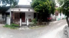 Rumah bukit indah ciputat tanah luas 148 meter persegi