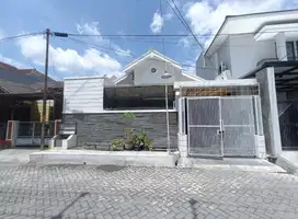 Rumah ber perabot terawat dan bersih di Wiguna SBY dgn harga bagus