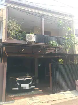 Rumah di Rawamangun Dalam Komolek Keamanan Terjaga 24 Lokasi Dekat RS
