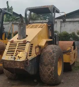 Dijual Compactor/Vibro Caterpillar CS533E Tahun 2008