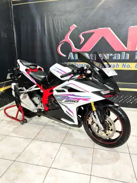 Cbr250rr ABS black matte km.10rb super reg.19. Anugerah motor rungkut
