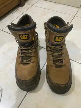Sepatu Safety Caterpillar Waterproof Dark Beige Original SECOND