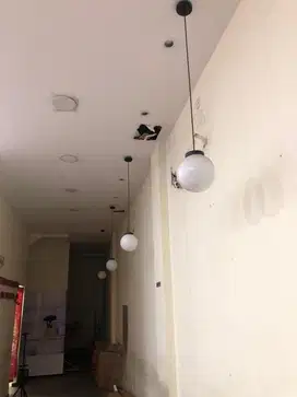 Dijual 4 Lampu gantung dekor cafe resto bekas 1 set isi 4
