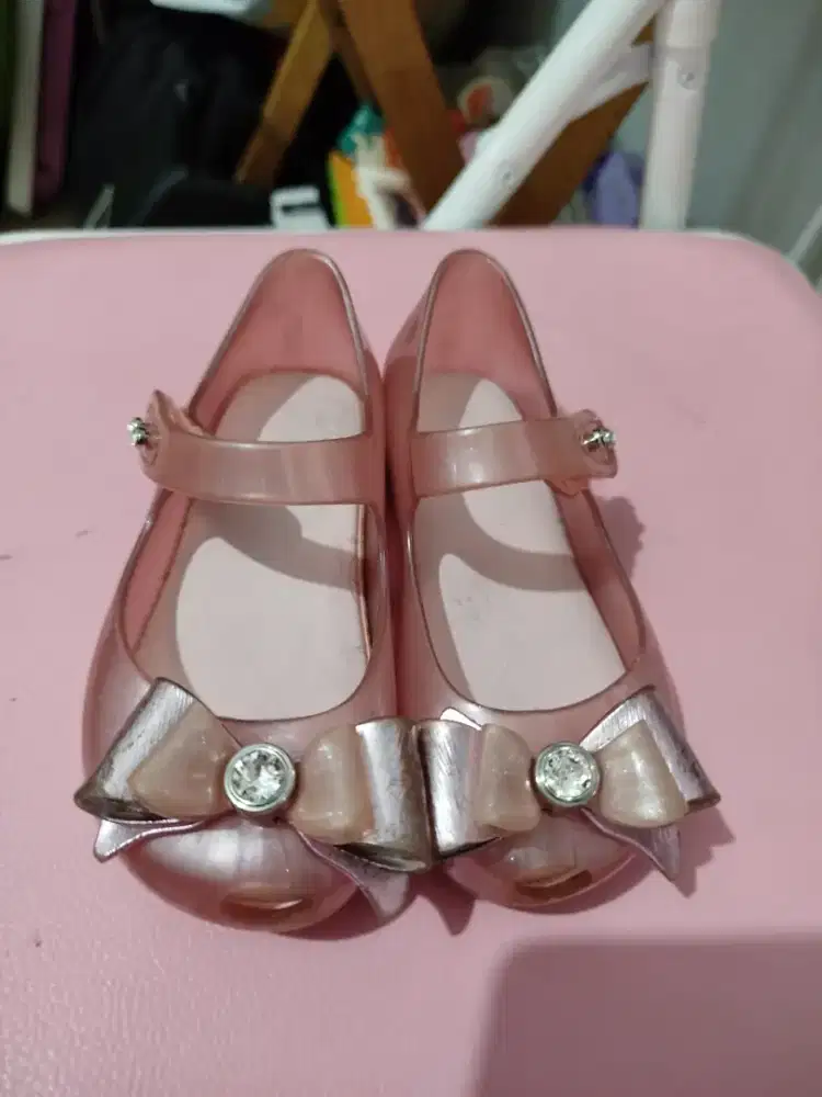 Sepatu anak mini Melissa original wangi size 24 cakep