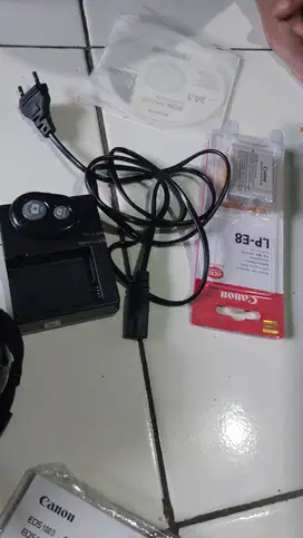 Jual kamera canon 700D