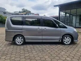 Nissan Serena 2.0 HWS At 2015