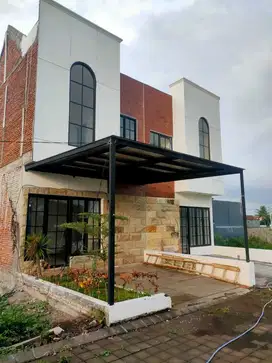 Dijual Rumah 2 lantai di tengah kota malang lokasi poros jalan